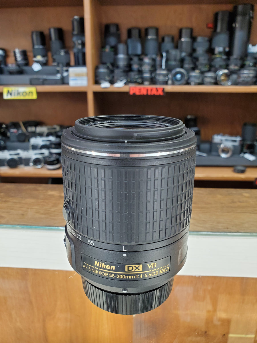 AF-S DX NIKKOR 55-200mm f/4-5.6G ED VR Lens - Used Condition 