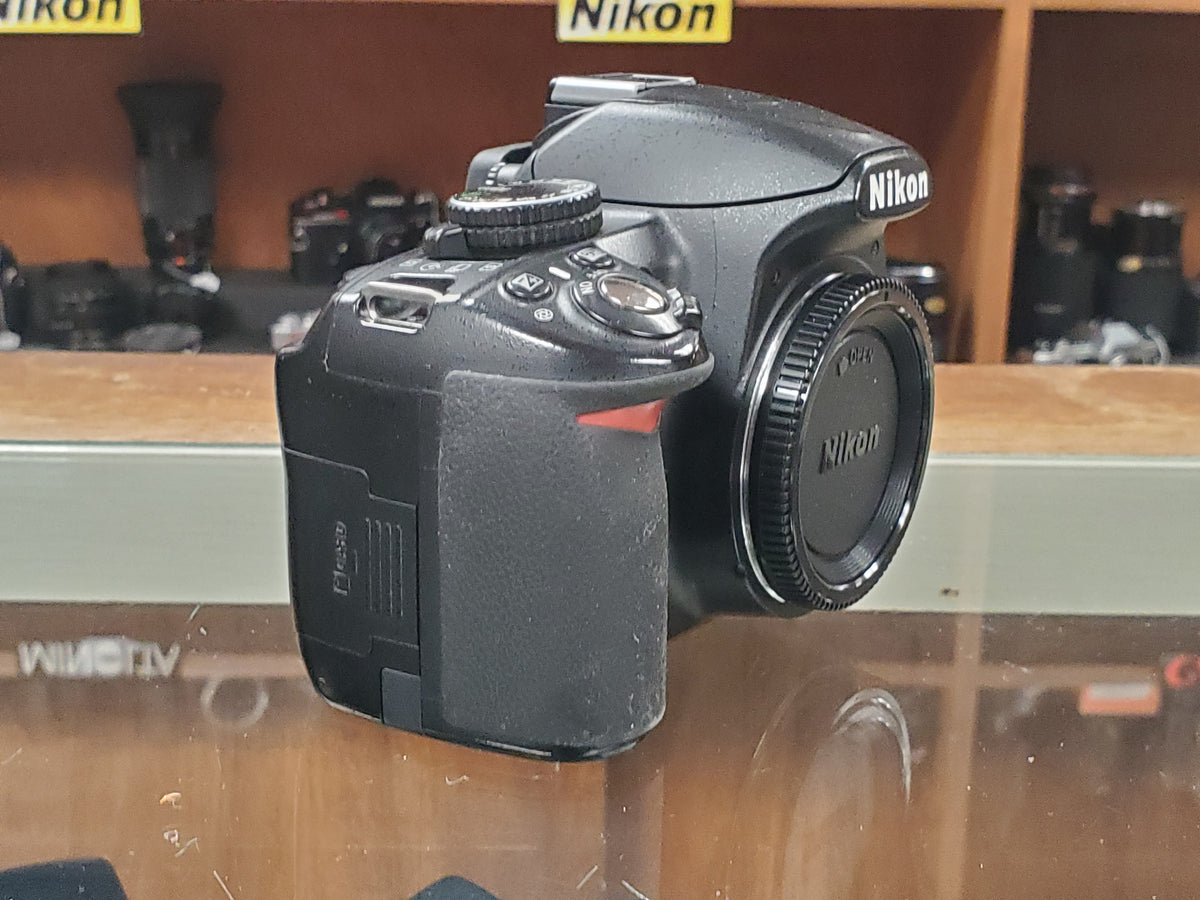 Nikon D3100 14.2MP, 1080p Video DSLR with Nikon Battery - Used Condition  9.5/10