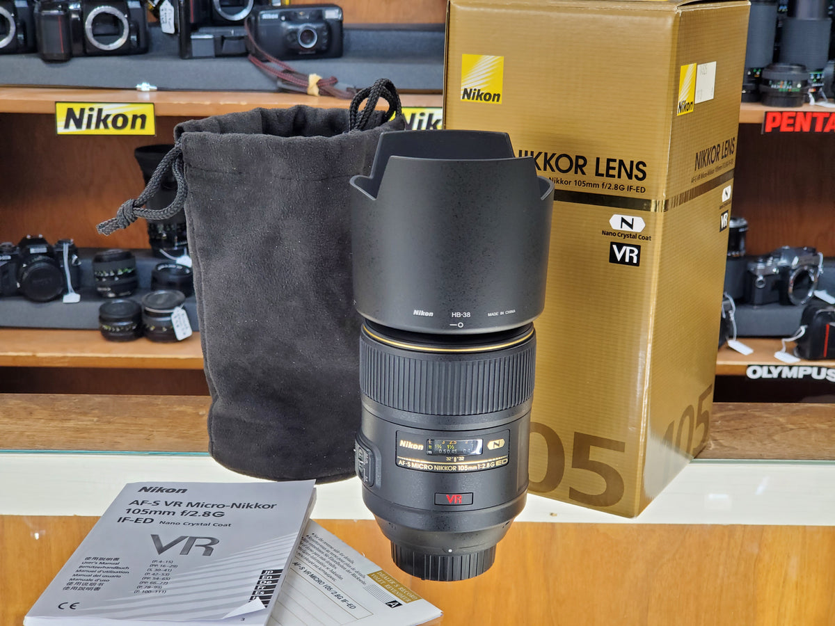 Nikon 105mm f/2.8G IF-ED AF-S VR Micro Lens - Full Frame Macro LIKE NEW