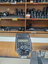 Load image into Gallery viewer, Canon 430EX II Speedlite Flash - Excellent Condition 10/10 - Canada