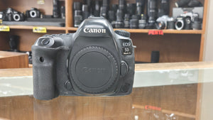 Canon 5D Mk4 Mark IV, LOW Actuations, WiFi, 3 Months Warranty