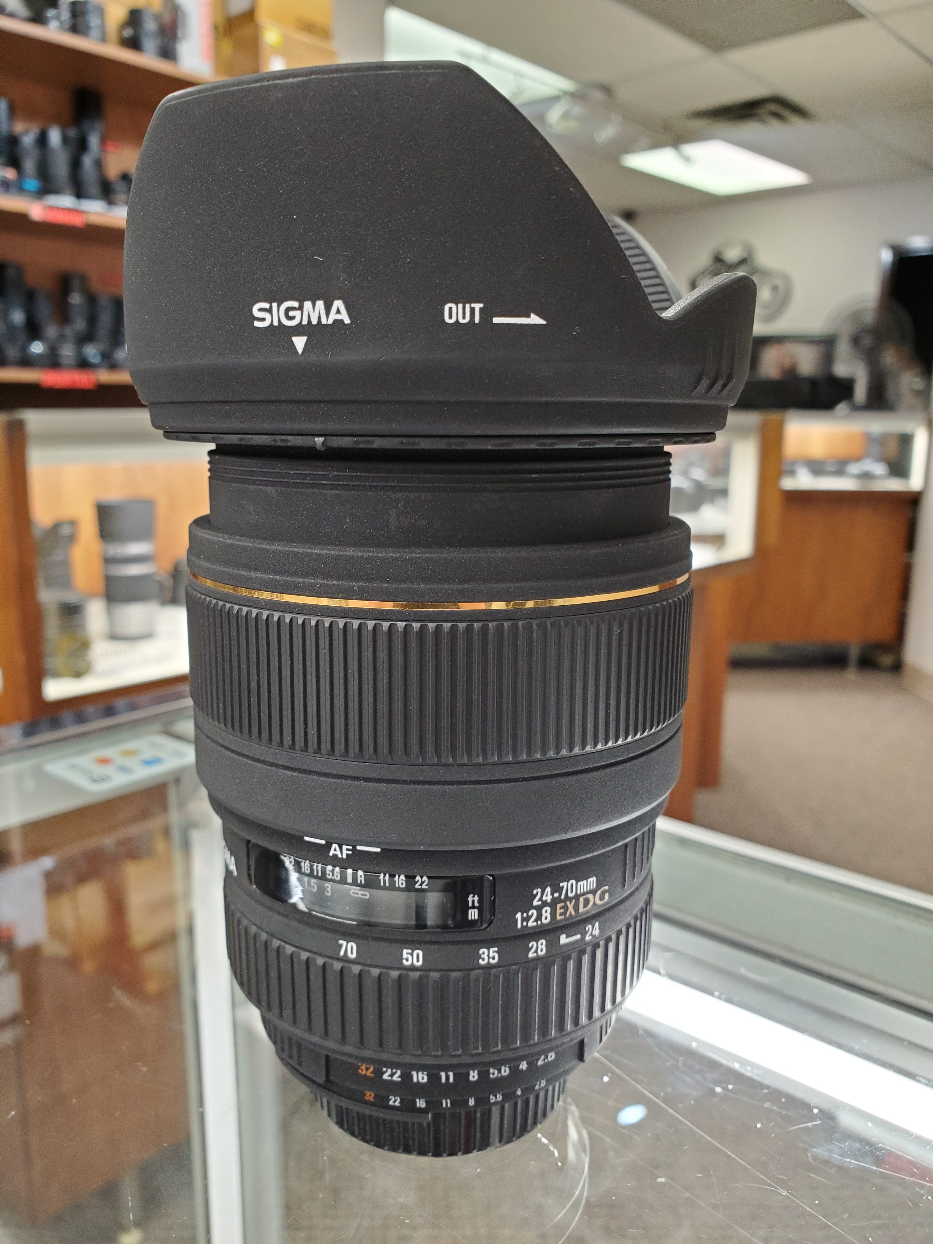 Sigma 24-70mm f/2.8 EX DG Macro AF - Full Frame - Lens for Nikon